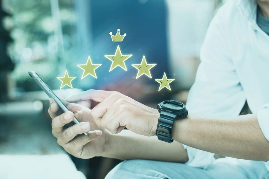 Customer Experience in the Digital Age - Banner Top